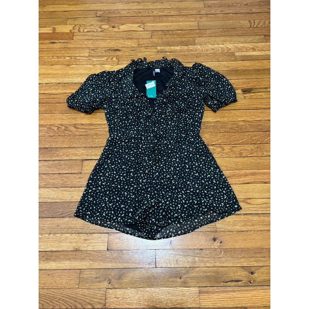 H&M Divided Womens Floral Romper Size Medium Black Floral Button Front NWT $30